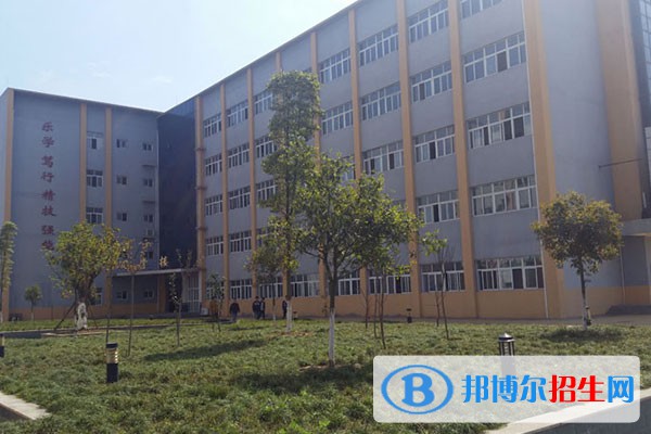 昆明市旅游職業(yè)中學(xué)怎么樣，好不好
