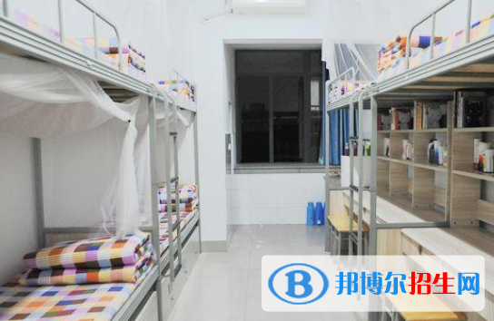 成都市第四十九中學(xué)2021年宿舍條件