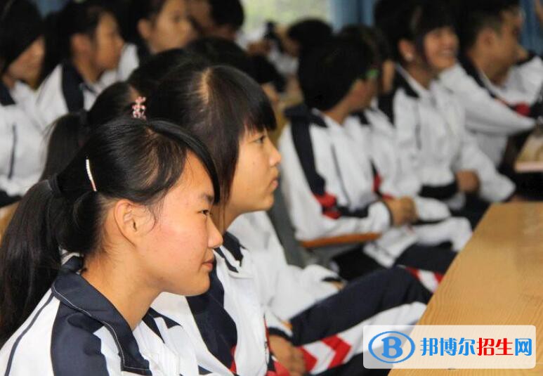 重慶2022年職高好還是鐵路學校好