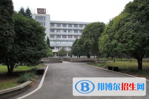 貴陽2021年初中生讀計算機學(xué)校怎么樣