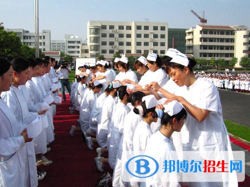 四川2021年護(hù)理學(xué)校怎么樣報名