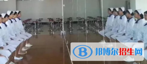 成都2021年護(hù)理學(xué)校中專升大?？际裁? width=