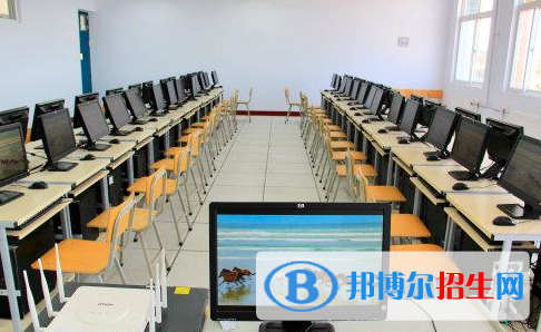 浙江2021年女生讀計(jì)算機(jī)學(xué)校學(xué)什么好