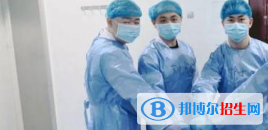 成都2021年護(hù)理學(xué)校都有什么專業(yè)適合男生