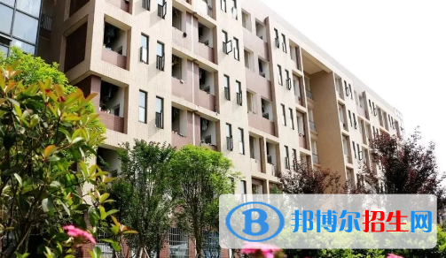<em></em>	 貴州2021年中專是什么學校