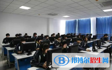 杭州2021年女生學(xué)計算機(jī)學(xué)校