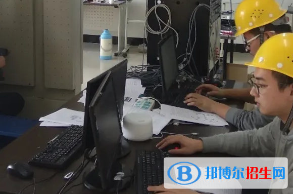 貴州2021年男孩子讀中專學(xué)什么好
