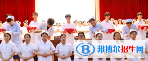 成都2021年護(hù)理學(xué)校哪家好