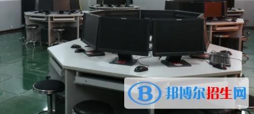 四川2021年計(jì)算機(jī)學(xué)校有什么專業(yè)適合男生