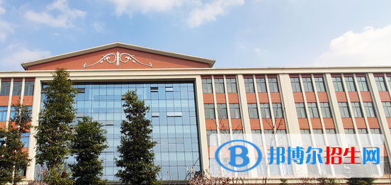 樂山市醫(yī)藥科技高級技工學(xué)校成都校區(qū)2022年學(xué)費(fèi)、收費(fèi)多少