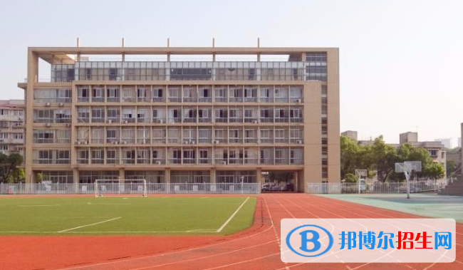 保定明星汽車工程學(xué)校2022年學(xué)費(fèi)、收費(fèi)多少