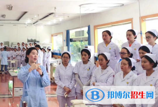 四川2022年女生學(xué)什么中專(zhuān)學(xué)校好