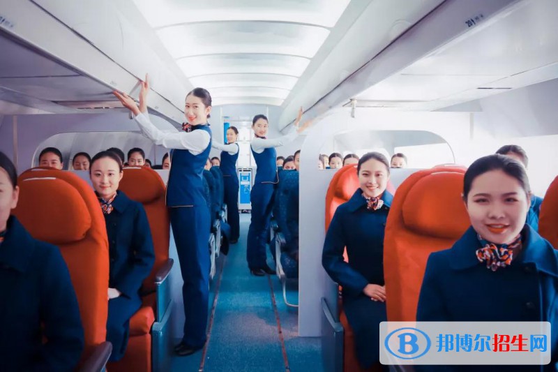 蘭州2022年航空服務(wù)學校什么專業(yè)適合女生