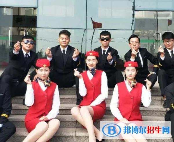 蘭州2022年航空服務學校中專升大?？际裁? width=