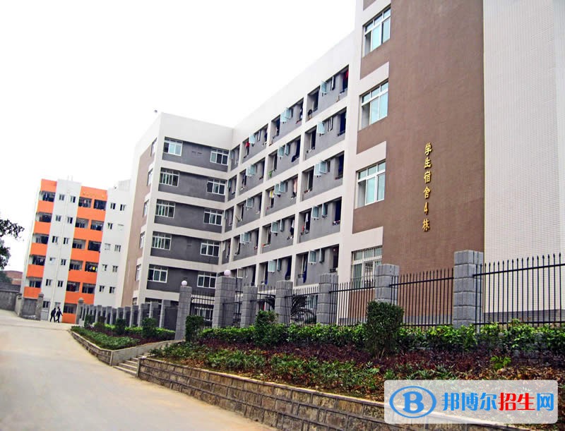 四川2022年中專學(xué)校和職高學(xué)校哪個好