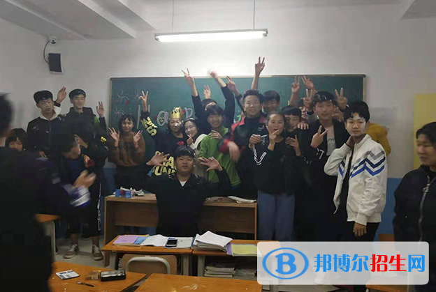 秦皇島現(xiàn)代經(jīng)濟中等專業(yè)學(xué)校2022年招生辦聯(lián)系電話