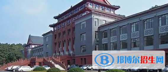四川大學(xué)附設(shè)華西衛(wèi)生學(xué)校2022年招生簡章