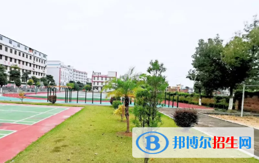 貴陽(yáng)2022年上中專(zhuān)學(xué)校多少錢(qián)