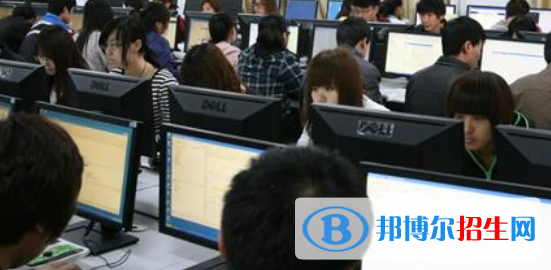 成都2022年計(jì)算機(jī)學(xué)校有哪些科目
