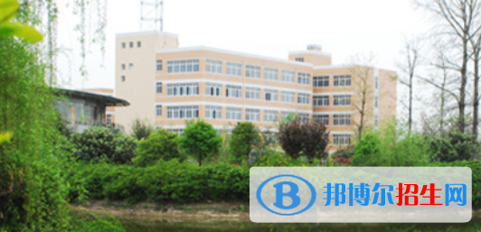 成都科華職業(yè)技術(shù)學(xué)校2022年宿舍條件