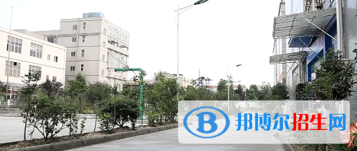 成都青華職業(yè)學校2022年宿舍條件