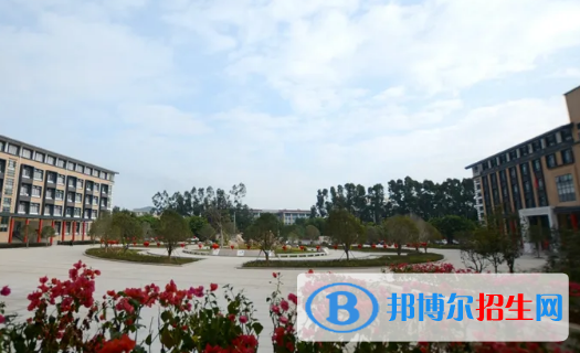 貴陽2022年上中專學(xué)校要初中畢業(yè)證嗎