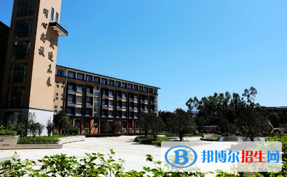 貴陽2022年女生上什么中專學校好