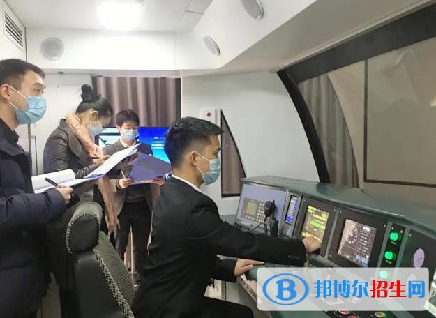 蘭州2022年初中生能考軌道交通學(xué)校嗎