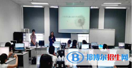 重慶2022女生讀電子商務(wù)學(xué)校學(xué)什么專業(yè)好