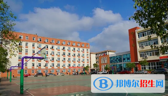 貴陽(yáng)2022年初中畢業(yè)能上什么中專(zhuān)學(xué)校