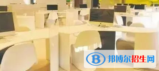 成都2022年計(jì)算機(jī)學(xué)校都能學(xué)什么