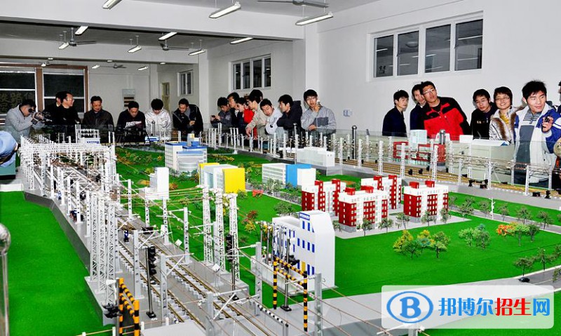 蘭州2022年軌道交通學(xué)校什么專業(yè)適合男生