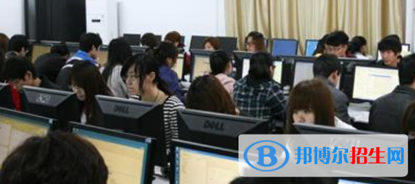 成都2022年計(jì)算機(jī)學(xué)校好還是職高好