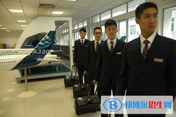 河北2022年初中生上航空服務(wù)學(xué)校好嗎