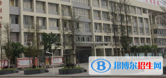 成都2022年讀計算機學校一年要多少錢