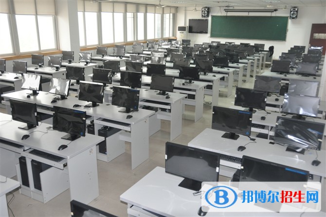 河北2022年在計算機學(xué)校學(xué)什么專業(yè)好