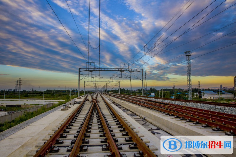 河北2022年男生讀鐵路學(xué)校學(xué)什么專業(yè)好