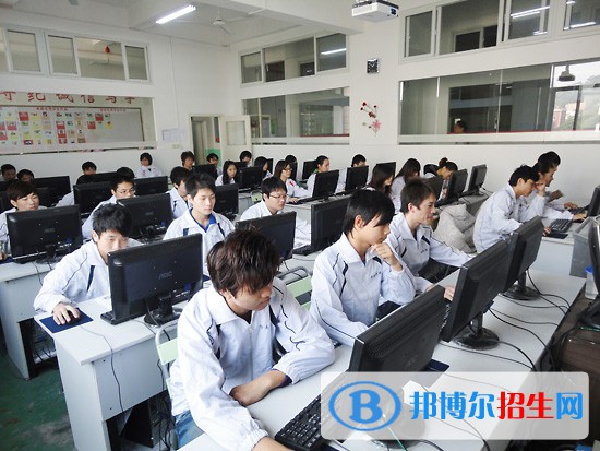 河北2022年計(jì)算機(jī)學(xué)校讀什么專業(yè)有前途