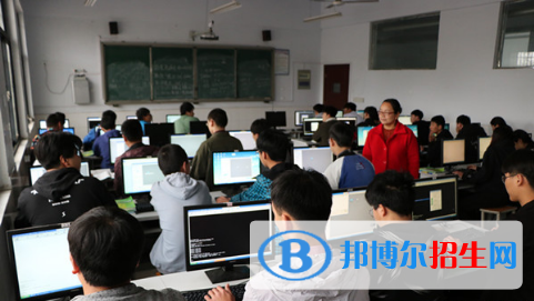 河北2022年計算機學(xué)校都有什么專業(yè)適合男生