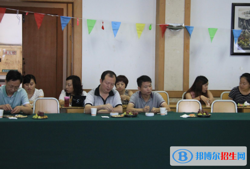重慶企業(yè)管理學校2022年招生辦聯(lián)系電話