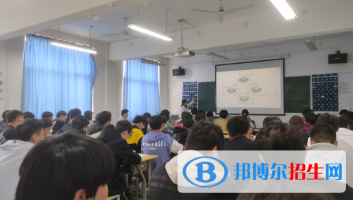 河北2022年男生讀什么計算機學校好