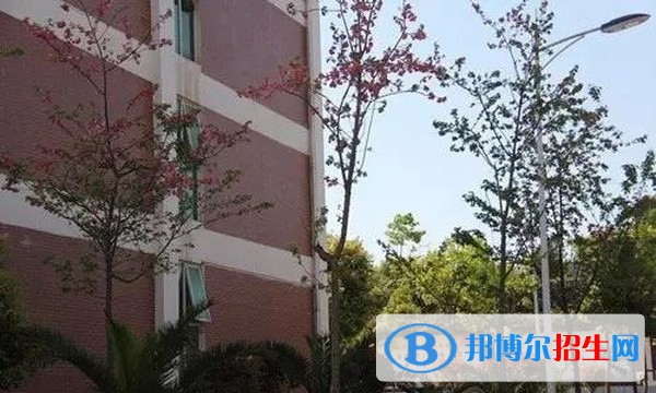 鎮(zhèn)雄縣職業(yè)高級中學(xué)2022年學(xué)費(fèi)、收費(fèi)多少
