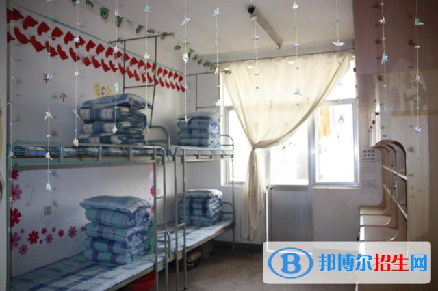 威遠(yuǎn)縣泰來(lái)職業(yè)技術(shù)學(xué)校2022年宿舍條件 