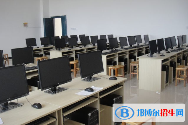 河北2022年計(jì)算機(jī)學(xué)?？梢詫W(xué)什么