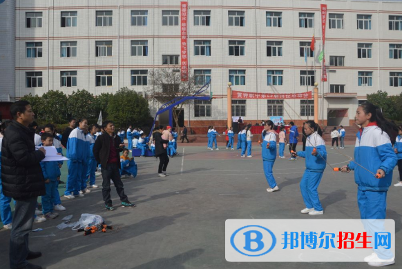 萬源黃鐘職業(yè)中學(xué)2022年學(xué)費(fèi)、收費(fèi)多少