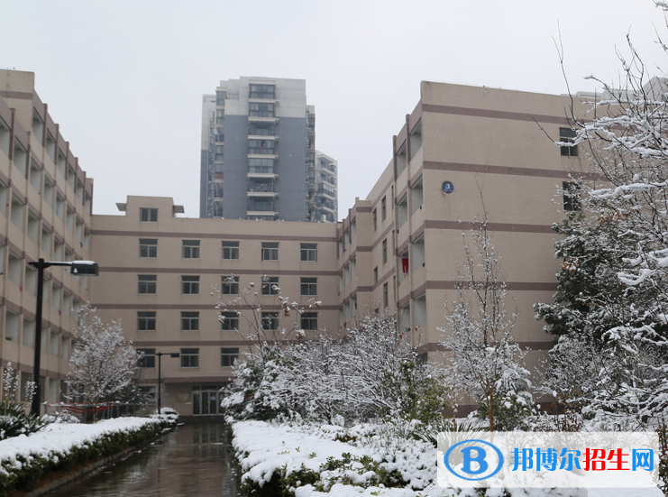 昆明現(xiàn)代科技學(xué)校2022年學(xué)費(fèi)、收費(fèi)多少