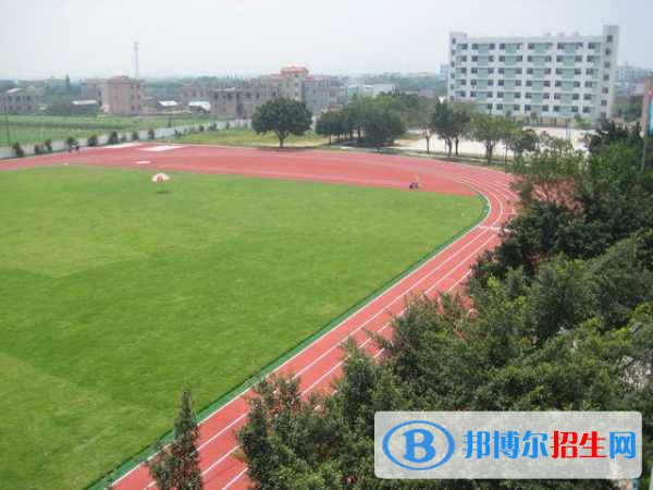 內(nèi)江市第二職業(yè)中學(xué)2022年學(xué)費(fèi)、收費(fèi)多少