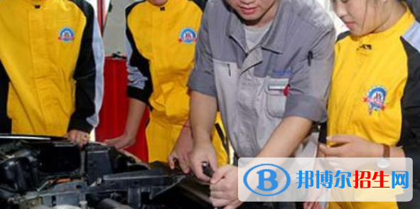成都2022年女生學汽修學校好嗎