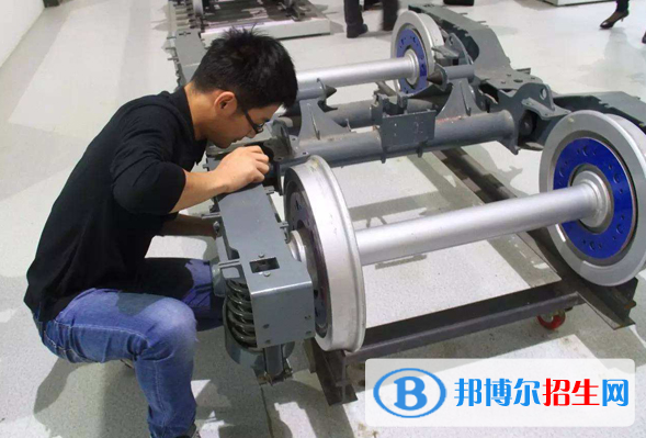 南京鐵道車輛技師學院2022年招生辦聯(lián)系電話