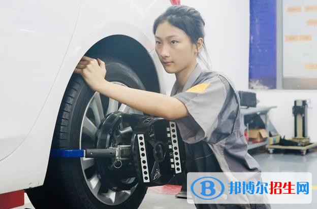 甘肅2022年女生讀汽修學校